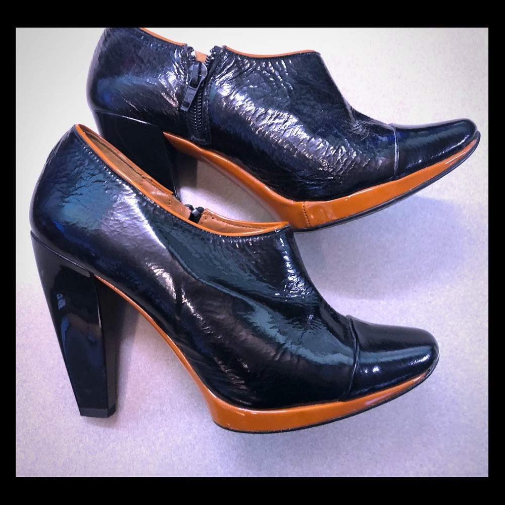 Vienty black patent leather heeled shoe booties